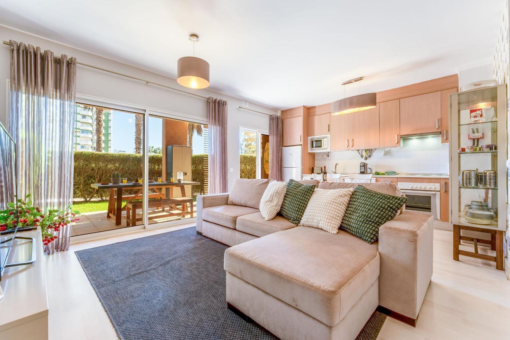 Serene Ocean 1 Bdr With Patio By Lovelystay * Portimao
