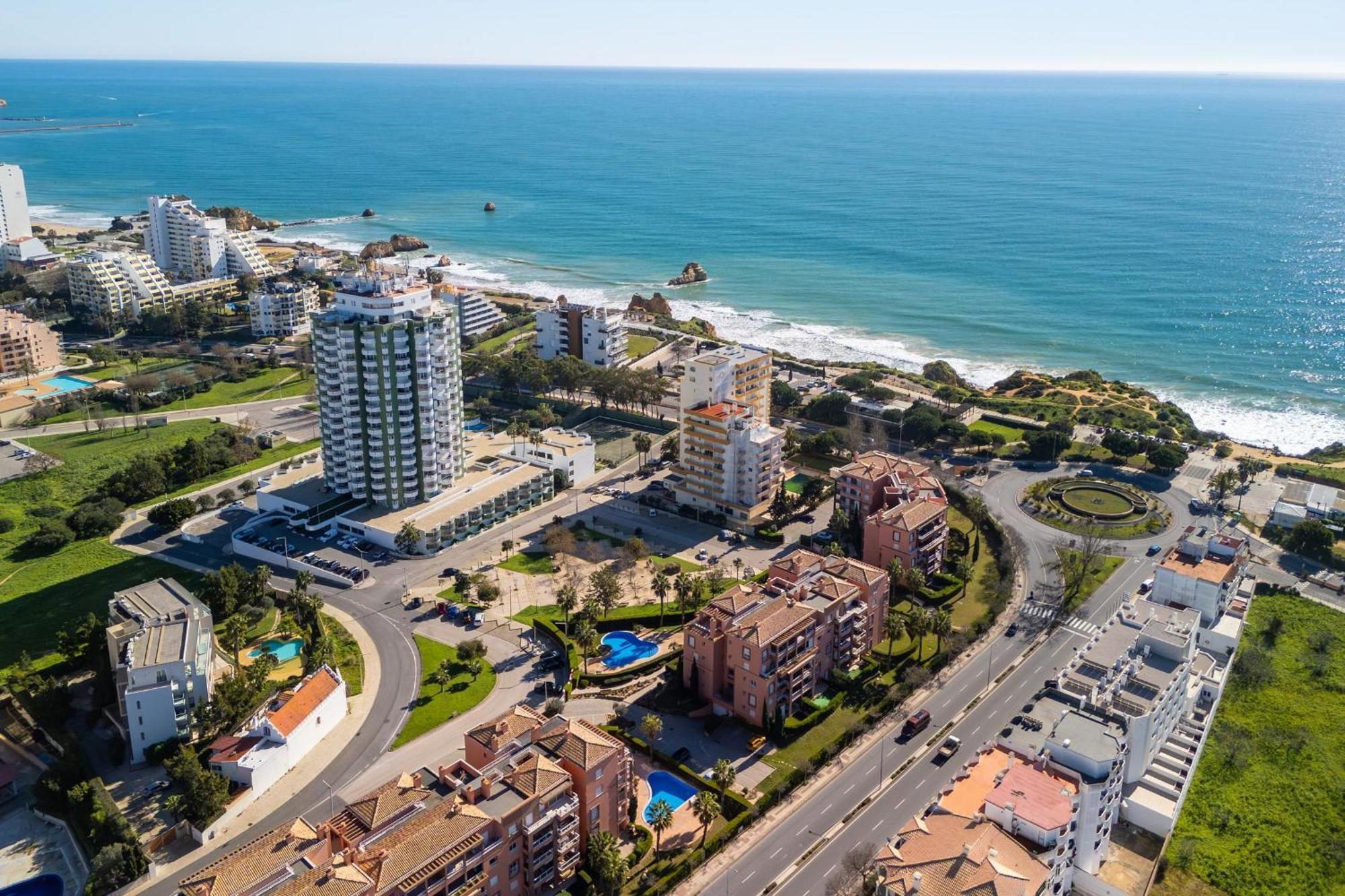 Serene Ocean 1 Bdr With Patio By Lovelystay * Portimao