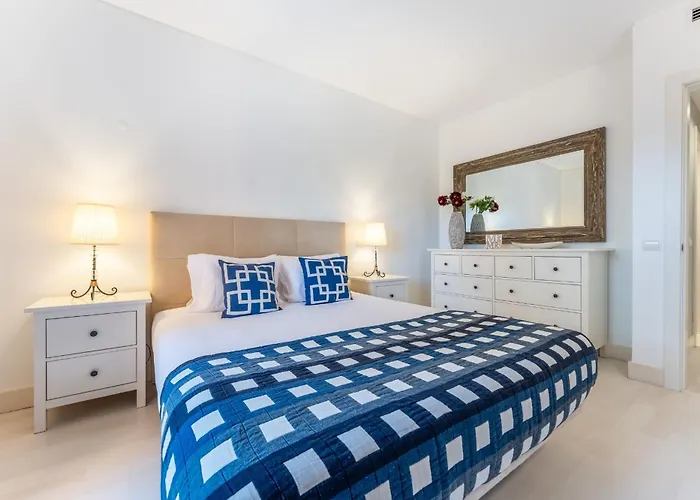 Serene Ocean 1 Bdr Apartment With Patio By Lovelystay